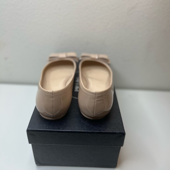 Prada Nude Patent Leather Bow Ballet Flats - Size 7.5 - Picture 3 of 3